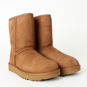 [NWT] UGG Classic Short II Boots - Chestnut🤎
